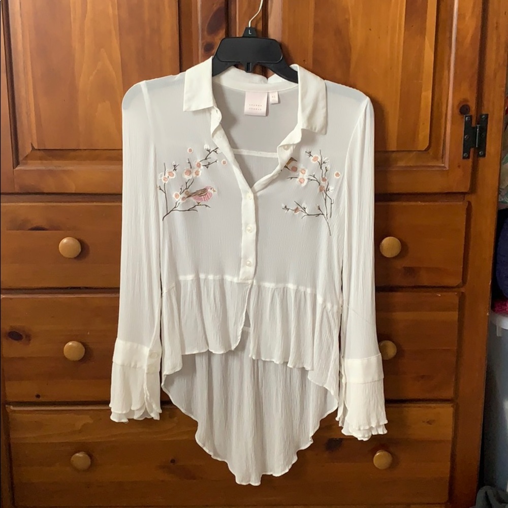 High low embroidered dress shirt